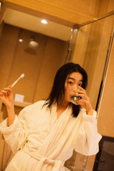 欧美老妇人mv